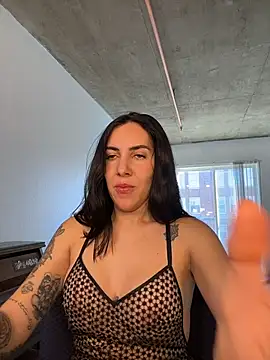 Lolathebaddie online show from 5, 2, 2026