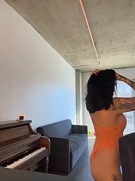 Lolathebaddie online show from 4, 3, 2026