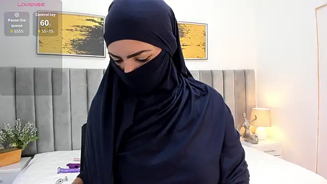  naylaa  online show from 9, 11, 2025