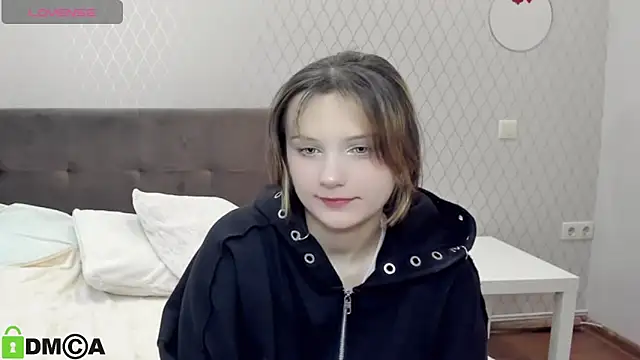 Snapshot of SofiMuse chatting on 10, 10, 2025 SofiMuse online show from 10, 10, 2025