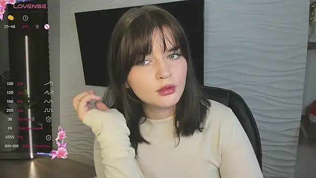 Mori Girll online show from 8, 11, 2025