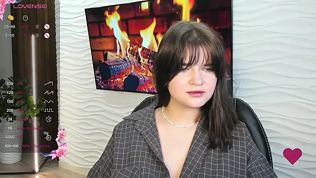 Mori Girll online show from 11, 11, 2025