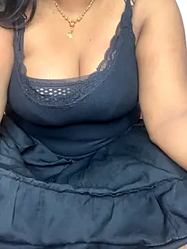 Snapshot of AttractiveDesiGirl chatting on 10, 10, 2025 AttractiveDesiGirl online show from 10, 10, 2025