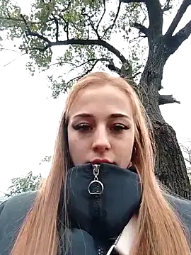 Snapshot of milklovqx chatting on 11, 10, 2025 milklovqx online show from 11, 10, 2025