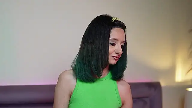 JoelleApril online show from 10, 3, 2026