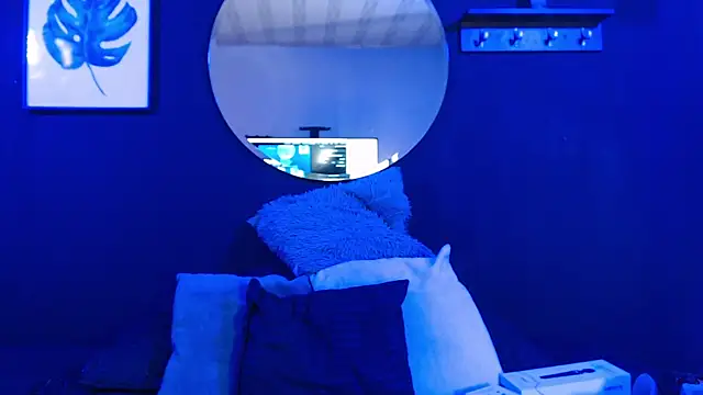 Snapshot of TamaraaRoss_ chatting on 20, 10, 2025 TamaraaRoss online show from 20, 10, 2025