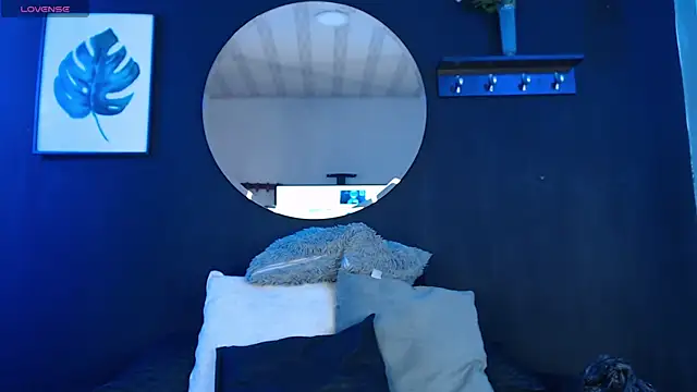 Snapshot of TamaraaRoss_ chatting on 19, 11, 2025 TamaraaRoss online show from 19, 11, 2025