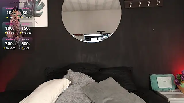 Snapshot of TamaraaRoss_ chatting on 1, 12, 2025 TamaraaRoss online show from 1, 12, 2025