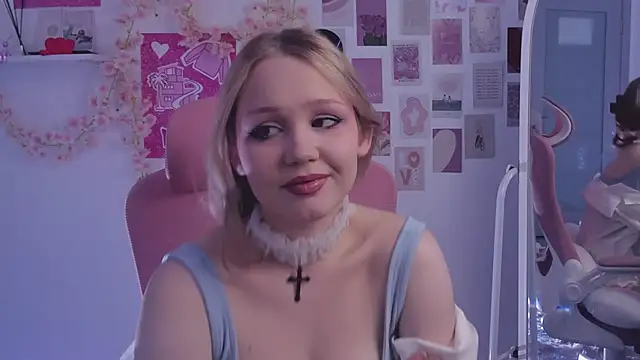 Snapshot of SweetCutie19 chatting on 16, 10, 2025 SweetCutie19 online show from 16, 10, 2025