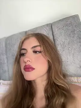 Snapshot of AlessiaLuxx chatting on 10, 7, 2026 AlessiaLuxx online show from 10, 7, 2026