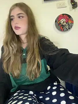 Snapshot of AlessiaLuxx chatting on 22, 7, 2026 AlessiaLuxx online show from 22, 7, 2026