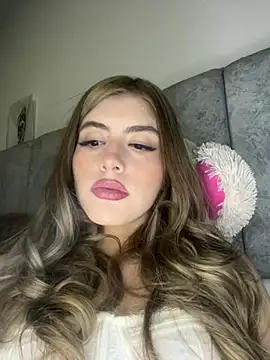 Snapshot of AlessiaLuxx chatting on 25, 7, 2026 AlessiaLuxx online show from 25, 7, 2026