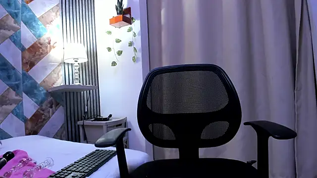 Snapshot of lili_pinki chatting on 15, 10, 2025 lili pinki online show from 15, 10, 2025
