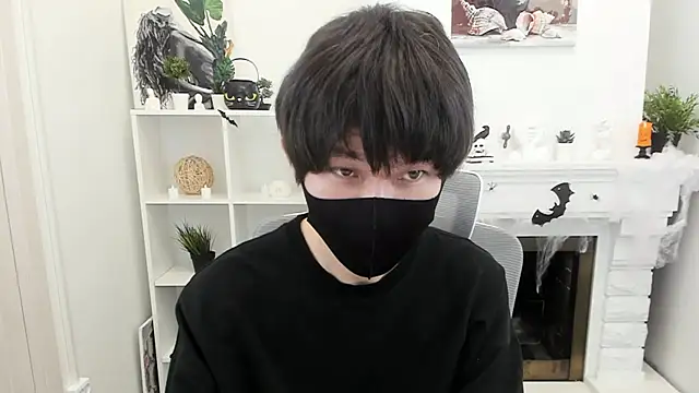 Snapshot of ShyAzianBoy chatting on 24, 10, 2025 ShyAzianBoy online show from 24, 10, 2025
