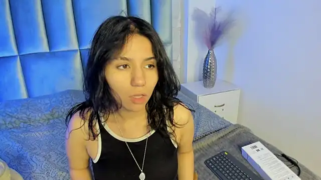 HollyPeach online show from 28, 5, 2026