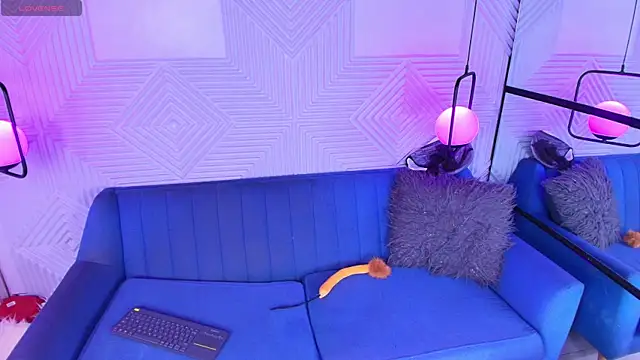 CinnamonHeat online show from 25, 10, 2025