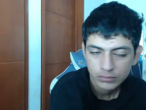 Snapshot of yosep_19CM chatting on 13, 10, 2025 yosep 19CM online show from 13, 10, 2025