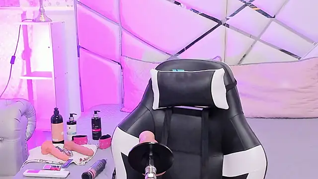 Snapshot of GabbiePrice chatting on 14, 6, 2026 GabbiePrice online show from 14, 6, 2026
