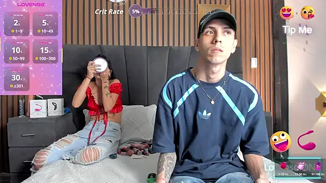 Snapshot of DerryAndIzzy chatting on 21, 10, 2025 DerryAndIzzy online show from 21, 10, 2025