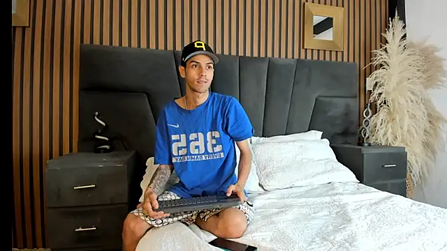 Snapshot of DerryAndIzzy chatting on 15, 1, 2026 DerryAndIzzy online show from 15, 1, 2026