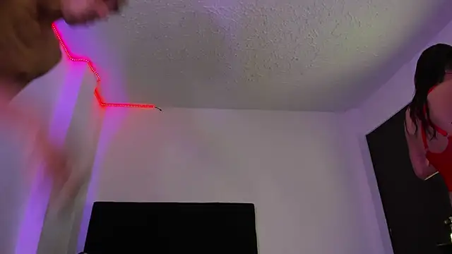 Snapshot of DerryAndIzzy chatting on 19, 2, 2026 DerryAndIzzy online show from 19, 2, 2026