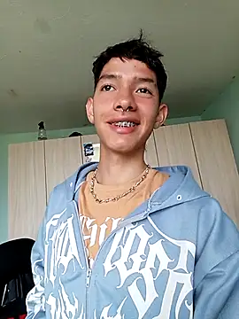 Snapshot of heyy_noah11 chatting on 26, 4, 2026 heyy noah11 online show from 26, 4, 2026