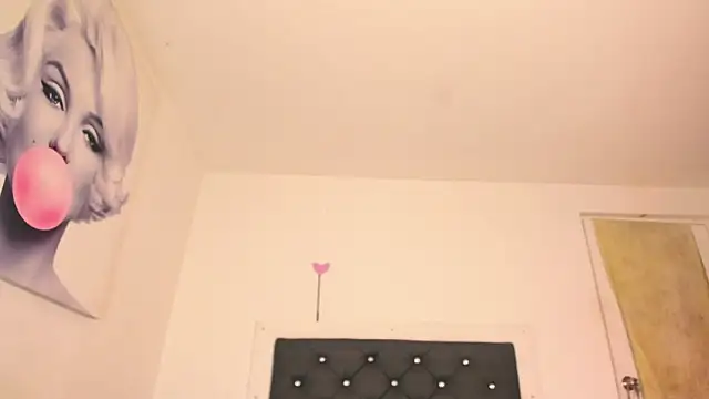 BiancaValentinna online show from 3, 12, 2025