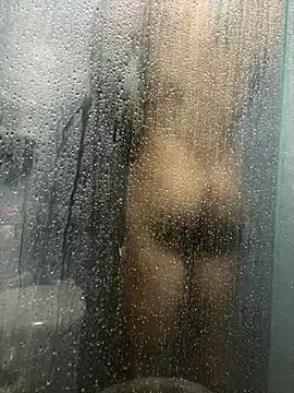 Molotov Explosive online show from 9, 11, 2025