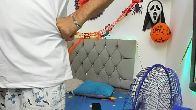 Sofi And Santy online show from 3, 11, 2025