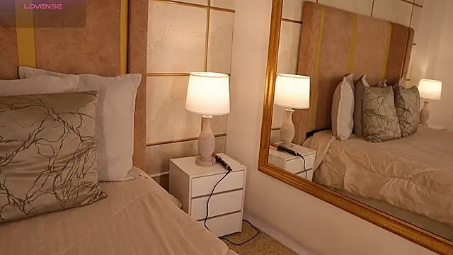 Snapshot of lyrabellini chatting on 8, 3, 2026 lyrabellini online show from 8, 3, 2026