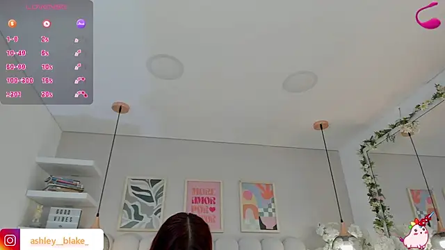 Isabella  gonzalez  online show from 26, 11, 2025