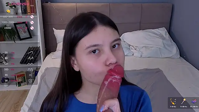 Nancy Wall online show from 17, 11, 2025