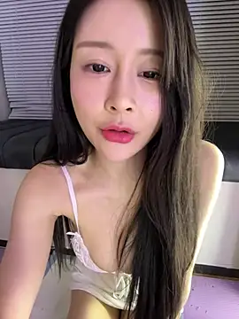Snapshot of yiyi_3523 chatting on 15, 7, 2026 yiyi 3523 online show from 15, 7, 2026
