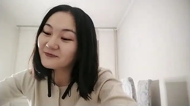 Lyndasilk online show from 12, 11, 2025