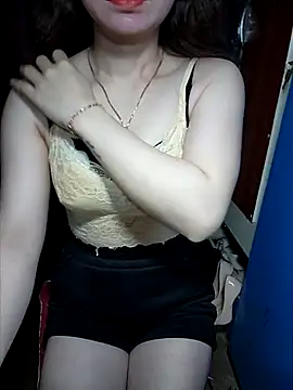 LeanaLy online show from 11, 11, 2025