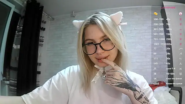 Snapshot of AmeeDelmonace chatting on 13, 10, 2025 AmeeDelmonace online show from 13, 10, 2025