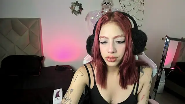 Snapshot of Vicky_Boop chatting on 15, 10, 2025 Vicky Boop online show from 15, 10, 2025