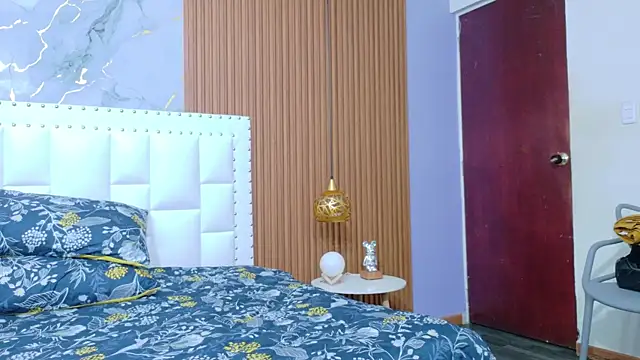 chubbykinkyygirl online show from 4, 11, 2025