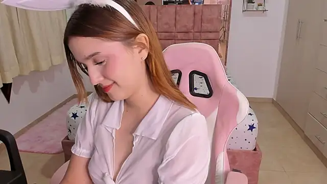 Snapshot of MIACUTEE_ chatting on 28, 6, 2026 MIACUTEE online show from 28, 6, 2026