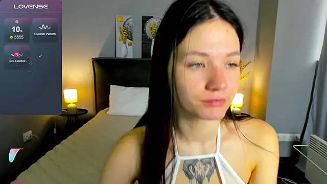 Snapshot of ChillGato chatting on 13, 10, 2025 ChillGato online show from 13, 10, 2025