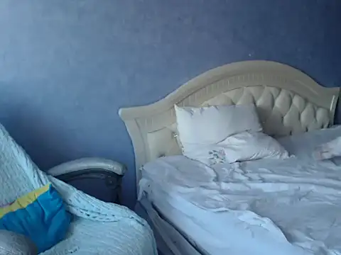 Snapshot of LuckyLisa23 chatting on 15, 10, 2025 LuckyLisa23 online show from 15, 10, 2025