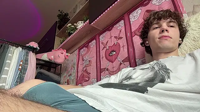 Jeremy1Scott online show from 7, 4, 2026