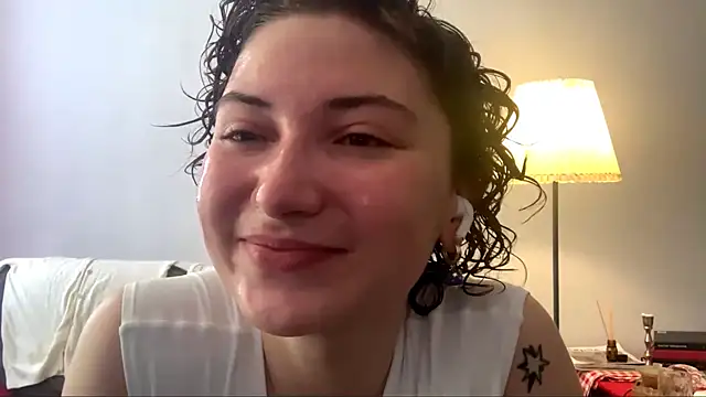 Snapshot of AlyseDietrich chatting on 14, 10, 2025 AlyseDietrich online show from 14, 10, 2025