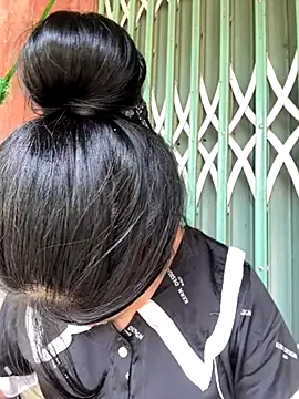 Linh-xxx online show from 15, 10, 2025