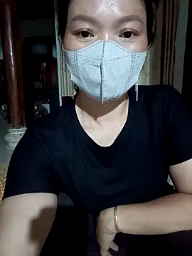 Snapshot of nat-tri chatting on 17, 10, 2025 nat-tri online show from 17, 10, 2025