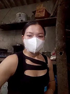 Snapshot of nat-tri chatting on 4, 11, 2025 nat-tri online show from 4, 11, 2025