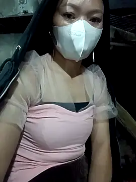 Snapshot of nat-tri chatting on 4, 11, 2025 nat-tri online show from 4, 11, 2025