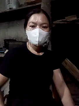 Snapshot of nat-tri chatting on 6, 11, 2025 nat-tri online show from 6, 11, 2025