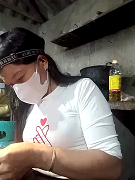 Snapshot of nat-tri chatting on 9, 11, 2025 nat-tri online show from 9, 11, 2025