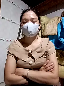 Snapshot of nat-tri chatting on 11, 11, 2025 nat-tri online show from 11, 11, 2025